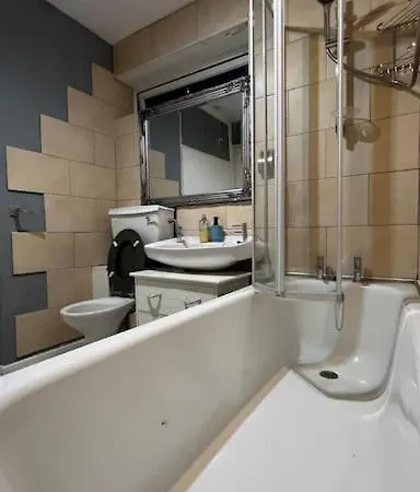 Apartment Charming 2bedroom Retreat In Great Barr/hamsted *